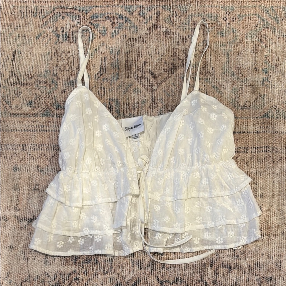 Sky to moon White Floral Ruffle Top